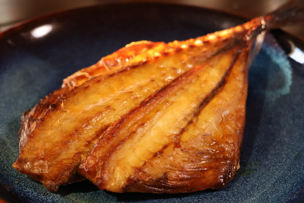 アジの干物が焼きあがった様子